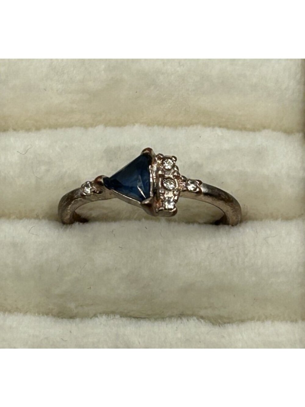 Vintage Blue Stone Rhinestone Ring Size 7.5 Costume Jewelry Glam Fun Retro Gift - Picture 4 of 13